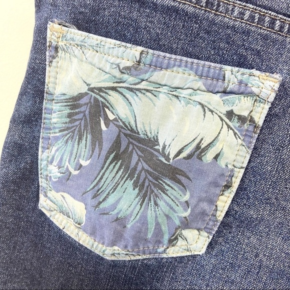 Gap Women's Hawaiian Floral Pocket 5" Jean Shorts - Picture 8 of 11